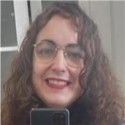 Estudiante de física da clases de matemáticas y ciencias para ESO y bachillerato